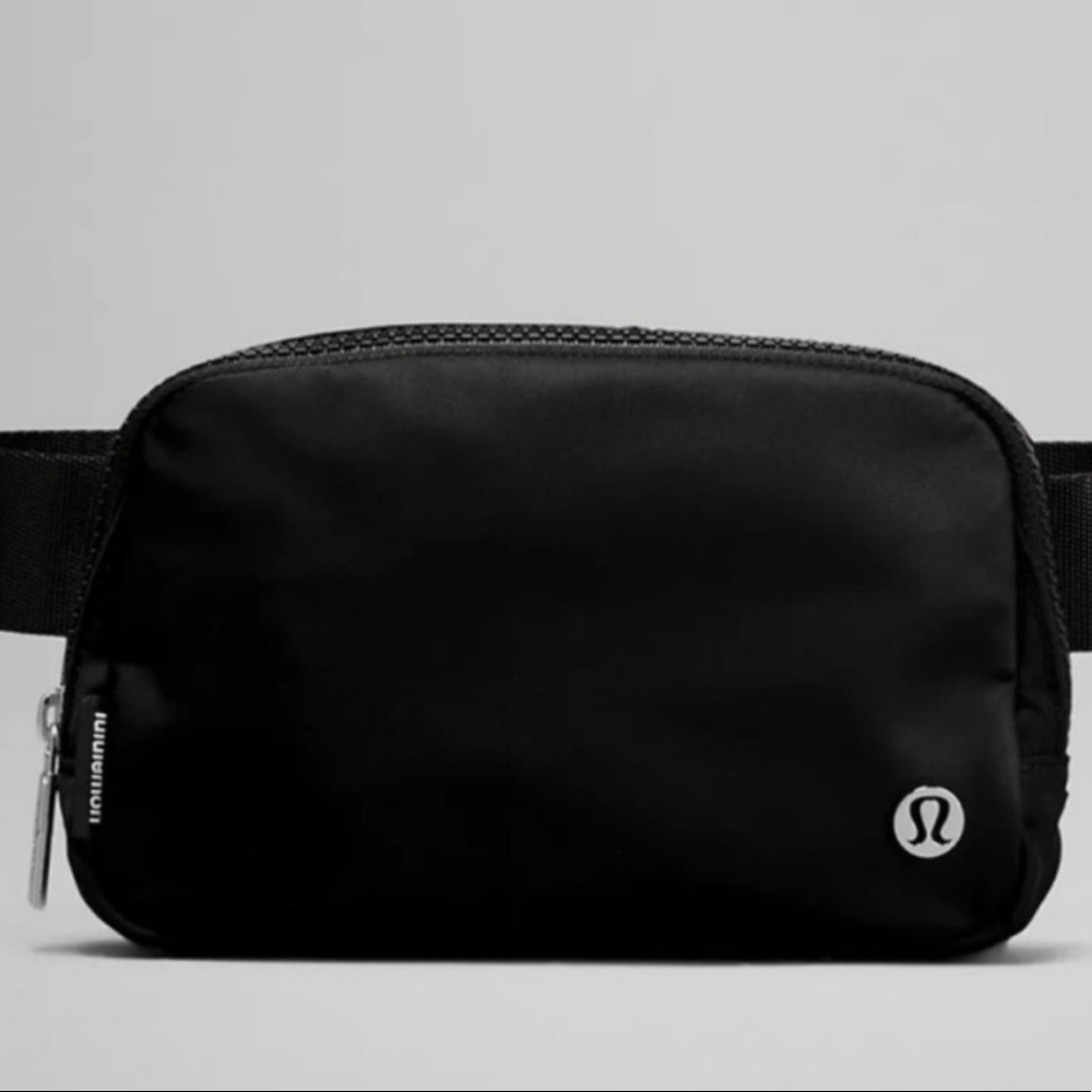 NWT lululemon Everywhere Belt Bag